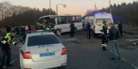 Десять бригад скорой и УЗИ от живота до груди. Пострадавшим в ДТП на «Южном полукольце» провели шесть операций - 47 новостей