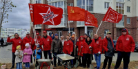 Калининградские коммунисты и жители провели субботник в преддверии 1 Мая - КПРФ