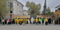 Оренбургские болельщики на полумарафоне устроили танцевальный флешмоб - Ria56.Ru