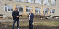 Татьяна Ильюченко проверила ход капитального ремонта школы в селе Советское - Законодательное Собрание