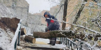 Сотрудники городских служб Красногорска продолжают работы по ликвидации последствий снегопада - Городской округ Красногорск