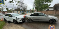 Пассажир иномарки и ремонтник пострадали из-за водителя-новичка на Ставрополье - ИА Победа 26