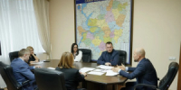 В Самарской области состоялась встреча участника второго потока образовательной программы «Школа героев» Вячеслава Лушенко с наставником - министром имущественных отношений Самарской области Игорем Андреевым, в рамках которой обсудили выпускной проект, на - НИА Самара