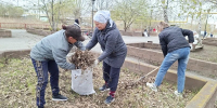 Увельчане провели субботник у мемориала в п. Увельском - Вся-Округа.РФ