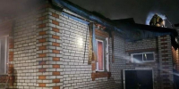 Мощный ночной пожар вспыхнул в частном доме в Нижнем Новгороде - фото 1 - vGorodeN.Ru