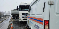 Спасатели Подмосковья ликвидировали последствия дорожной аварии с участием автобуса и грузовика - MosRegToday.Ru