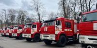 Ленинградским пожарным передали 13 новых автоцистерн и пять «Газелей» - ЛенТВ24