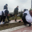 Активисты Единой России привели в порядок памятник Великой Отечественной войны - Гатчинская служба новостей