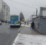 В одном из районов Ярославля мужчина поскользнулся у остановки и сломал ногу - YarCube.Ru