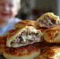 Картофельные пирожки с мясом и грибами: нежные и очень сочные - Кубанские Новости