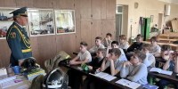 Сегодня, в честь Дня пожарной охраны России, наши специалисты побывали в гостях у кинельских школьников - Центр по делам гражданской обороны, пожарной безопасности и чрезвычайным ситуациям