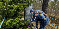 Курсанты Псковского филиала Университета ФСИН России вместе со школьниками привели в порядок памятные захоронения - ПЮИ ФСИН России
