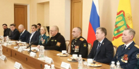 Олег Мельниченко провел встречу с финалистами проекта «Герои Пензенского края» - Пенза-Обзор