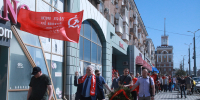 Омск: цветы тем, кто боролся за права трудящихся - КПРФ