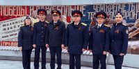 В праздник Весны и Труда сотрудники следственного управления приняли участие в торжественной церемонии возложения цветов к стеле «Город трудовой доблести» - Следственный комитет