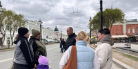 Дмитрий Перминов посетил пикет по сбору наказов в Народную программу «Единой России» и внес свои предложения - ИА Омскрегион