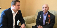 Виталий Хоценко поздравил с наступающим Днем Победы ветеранов - Газета Знамя