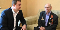Виталий Хоценко поздравил ветеранов накануне Дня Победы - 12 канал