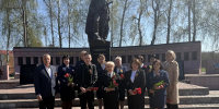Возложение цветов к памятнику Неизвестного солдата - Ржаксинский районный суд