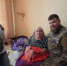 В Кургане участник СВО поздравил с юбилеем ветерана Великой Отечественной войны - Новый мир