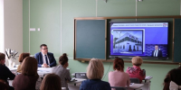 05 05 Депутат Мособлдумы отчитался о работе перед коллективом ступинской школы 8 - ТВ-Комсет