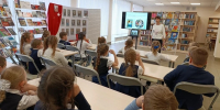 «Народы России - одна семья» - этнографическую беседу, посвящённую Дню коренных малочисленных народов Российской Федерации, для первоклассников провела Марина Орлова, заведующая Тосненской сельской библиотекой. - Межпоселенческая ЦБС