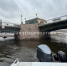 В Петербурге катер столкнулся с опорой Мало-Конюшенного моста: капитан и пассажиры покинули место аварии - ТК Санкт-Петербург