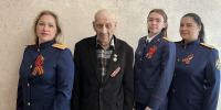 В городе Рубцовске офицеры СК поздравили ветерана Великой Отечественной войны с наступающим Днем Победы - Следственный комитет