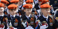 В Октябрьском районе прошла патриотическая акция «Свеча памяти» в преддверии Дня Победы - Администрация г. Барнаул