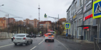 Знаки пешеходного перехода у администрации в Истре закрыли пакетами - Истра.РФ