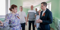 Юрий Шалабаев проинспектировал построенный надземный переход, соединивший два корпуса школы №168 - Администрация г. Нижний Новгород