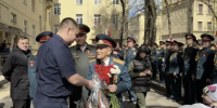 В Санкт-Петербурге следователи Кировского района поздравили ветерана Великой Отечественной войны - Следственный комитет