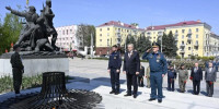 В Брянске увековечили образ партизана и современного защитника на стене жилого дома - Мглинские Вести