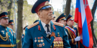 103-летнего ветерана войны и жителя блокадного Ленинграда поздравили парадом росгвардейцы в Санкт-Петербурге - Росгвардия