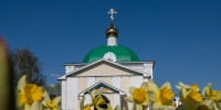В канун Преполовения Пятидесятницы, Великомученика Георгия Победоносца, Иверской иконы Божией Матери (второе обре́тение списка иконы 2012),митрополит Орловский и Болховский Тихон совершил всенощное бдение в Преображенском храме села Лаврово. 5 мая 2026 года, Орловский муниципальный округ. - Орловская и Ливенская епархия