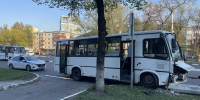 В Белгороде автобус врезался в столб, пострадали пассажиры - Мир Белогорья