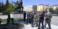 В Брянске прошло возложение цветов к Вечному огню - Газета Вперёд
