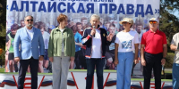Михаил Панфилов, Татьяна Ильюченко, Генри Роор, Наталья Томас и Петр Кобзаренко. Фото: Олег Богданов - Газета Алтайский спорт