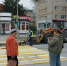 Свежий асфальт поверх свежей дорожной разметки кладут в Бердске - Бердск-Онлайн.Ru