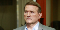 Медведчук назвал красованием перед Европой угрозы Зеленского атаковать Москву 9 Мая - M24.Ru