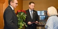 Глава Сочи Андрей Прошунин и председатель Городского Собрания Сочи Виктор Филонов в преддверии Дня Победы поздравили участницу Великой Отечественной войны Лидию Новикову - Городское Собрание