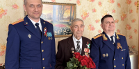 Руководитель следственного управления СК России по Алтайскому краю поздравил с Днем Победы ветерана Великой Отечественной войны в городе Новоалтайске - Следственный комитет