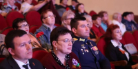 «Песни нашей Победы. Связь поколений»: в Астрахани для ветеранов Великой Отечественной войны прошёл праздничный концерт - Дума