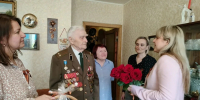 Председатель комиссии палаты поздравила с праздником Победы ветерана Великой Отечественной войны - Общественная палата