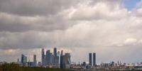 Москвичей предупредили о грозе с дождем, граде и ветре - M24.Ru