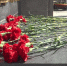Тюменцы в преддверии Дня Победы возложили цветы к мемориалам и памятникам - ГТРК Регион-Тюмень