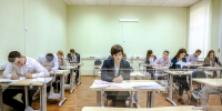 Минпросвещения РФ рекомендовало доплачивать учителям за работу на ЕГЭ - M24.Ru