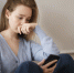 medium-shot-anxious-woman-holding-smartphone.jpg - Gorod3466.Ru
