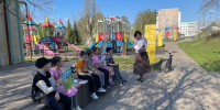 В сквере «Молодёжный» Камских Полян прошёл литературный час «Идёт весна победным маем» - Газета Посинформ
