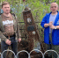Депутаты Дмитрий Мокшин и Виктор Сызранцев приняли участие в субботнике по благоустройству воинских захоронений - Kuznetsk-City.Ru